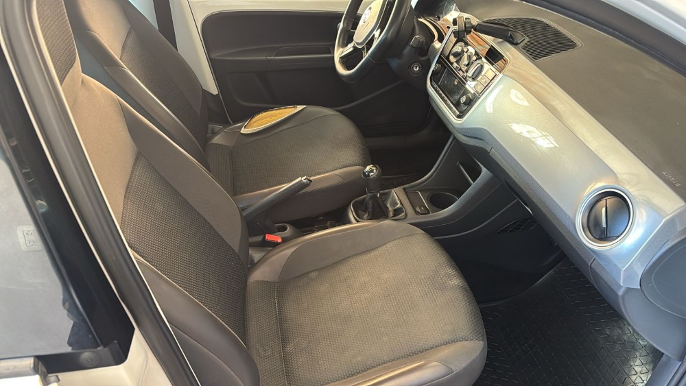 Volkswagen UP HIGH 1.0 5 PTAS — foto 6