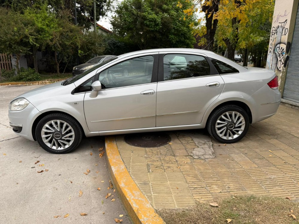 Fiat Linea Absolute 1.8 16v — foto 2