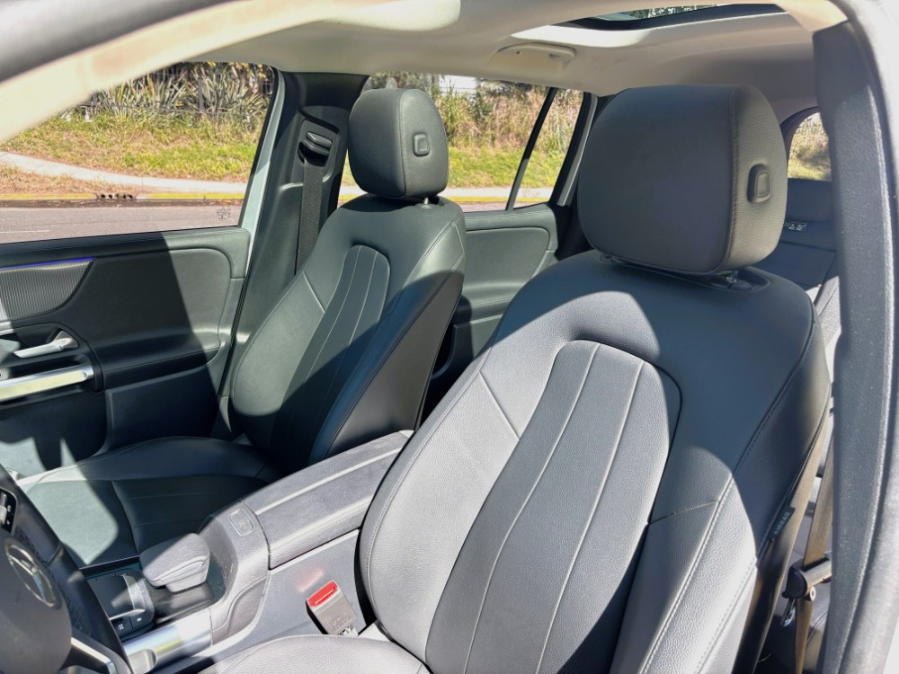 Mercedes-Benz GLB 200 Advance — foto 12