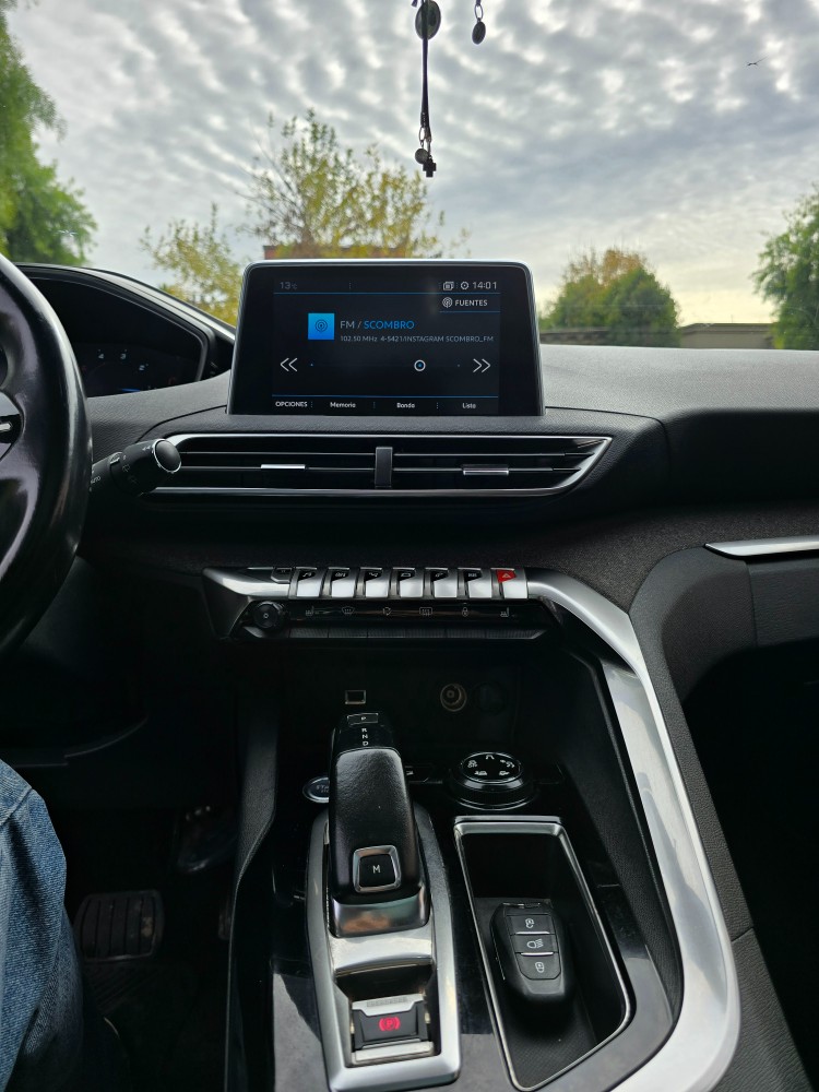 Peugeot 5008 2.0 hdi turbo diésel — foto 14