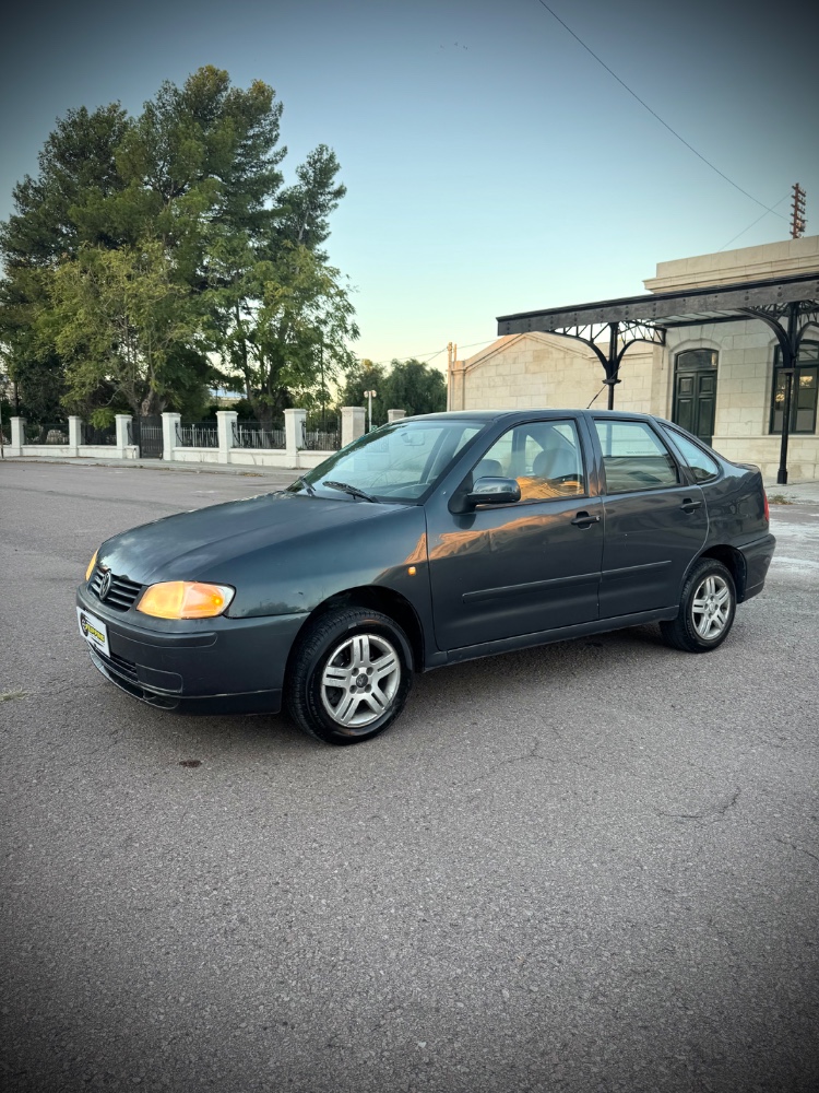 Volkswagen Polo — foto 9