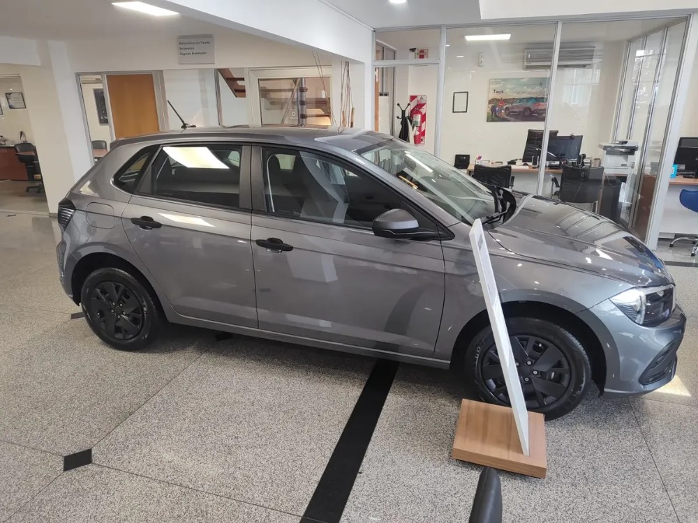 Volkswagen Polo Track — foto 4