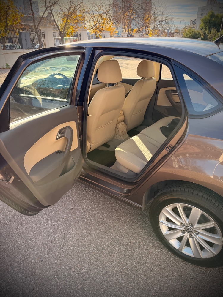 Volkswagen Polo — foto 8