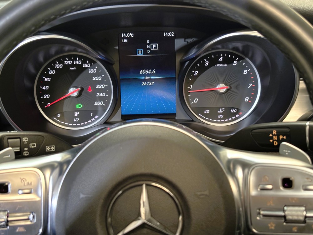 Mercedes-Benz GLC 300 Off-Road — foto 9