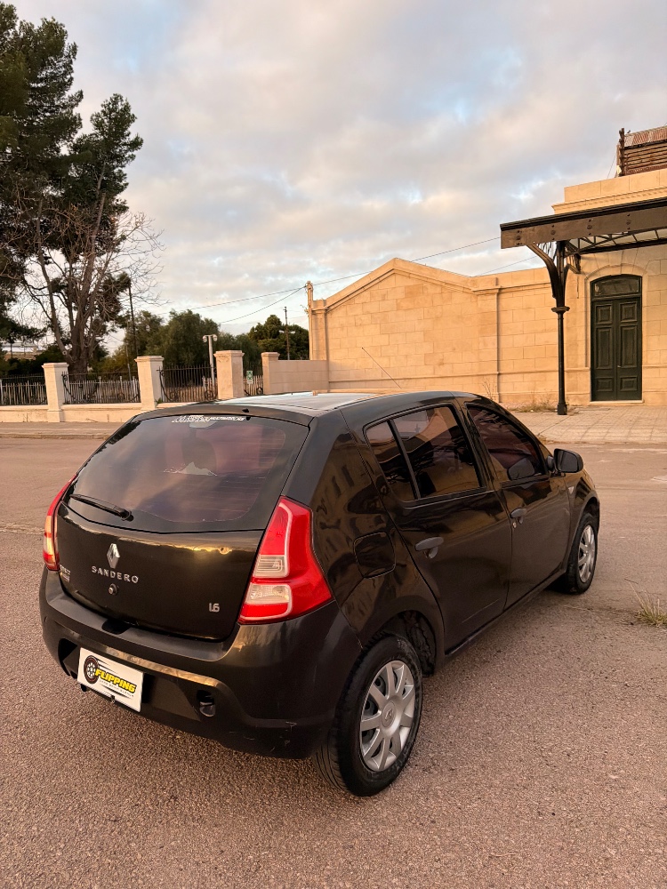 Renault Sandero — foto 2