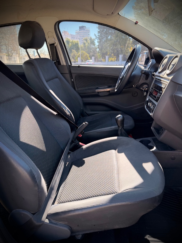 Volkswagen Voyage — foto 7