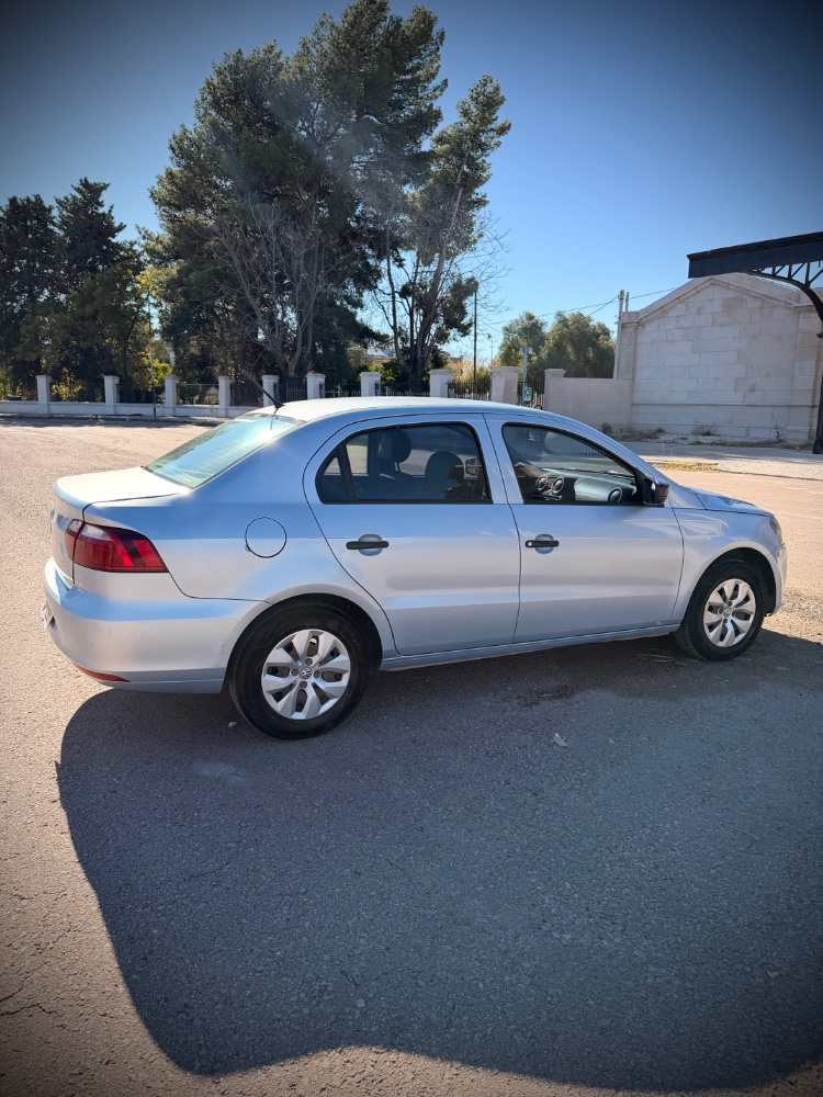Volkswagen Voyage — foto 8