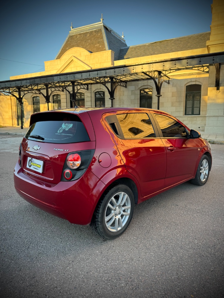 Chevrolet Sonic LT — foto 8