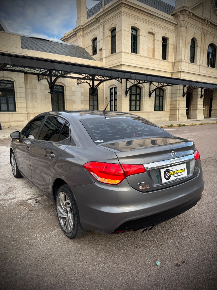 Citroën C4 Lounge — foto 3