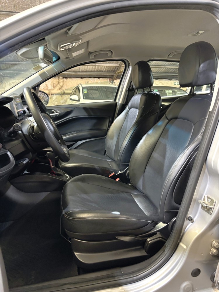 Fiat Cronos 1.8 Precision At — foto 12