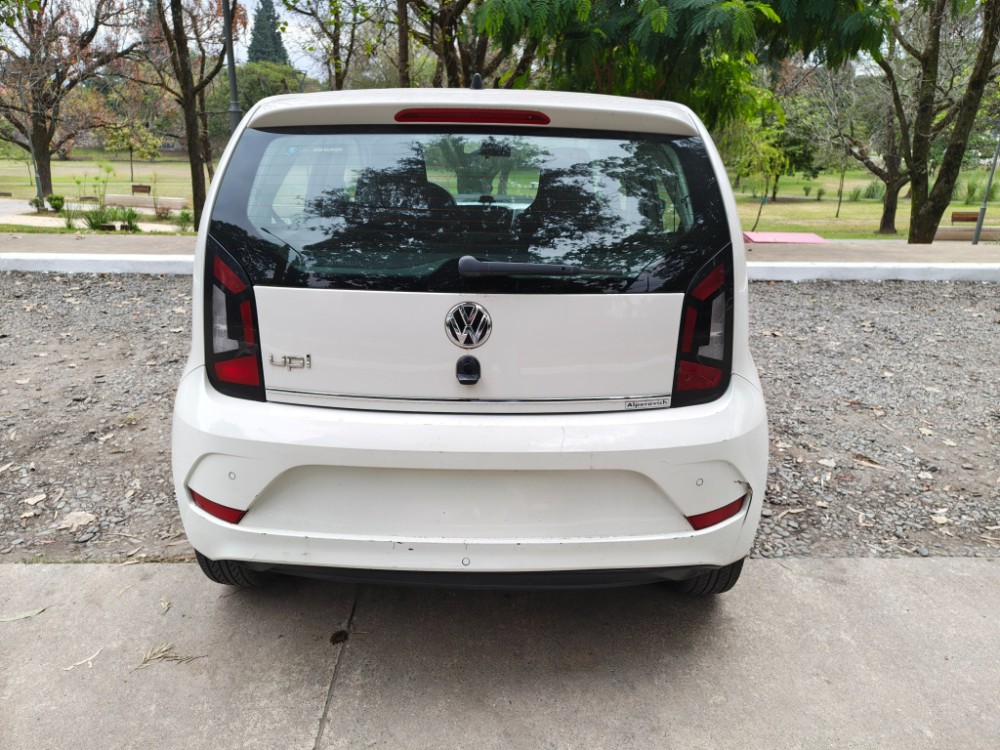 Volkswagen UP 1.0 HIGH — foto 2