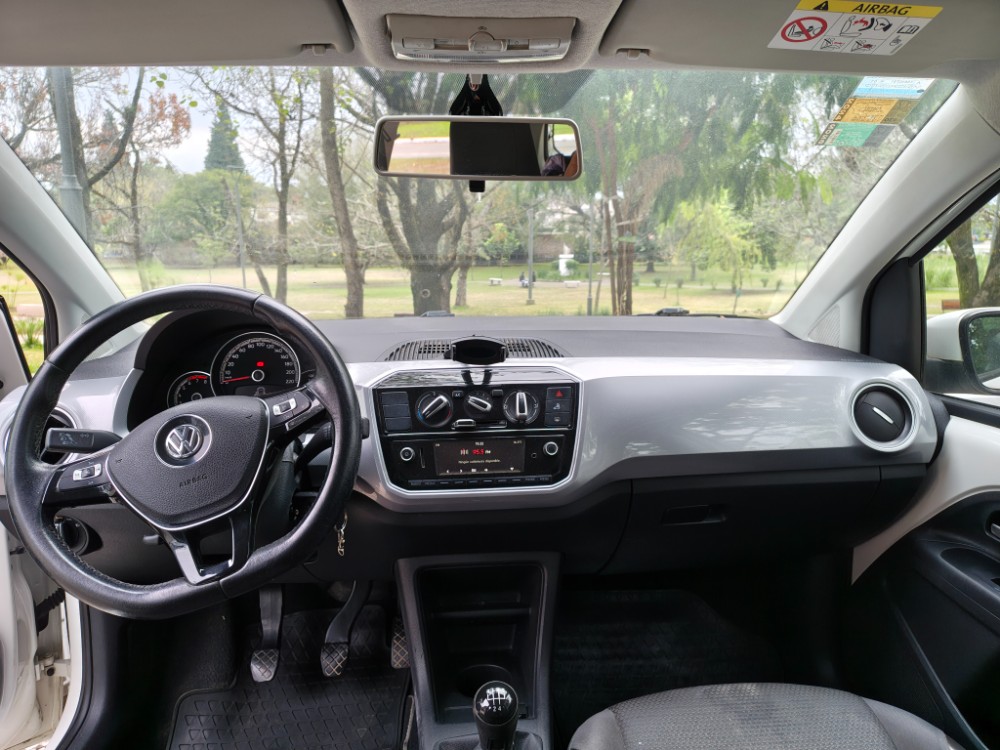 Volkswagen UP 1.0 HIGH — foto 4