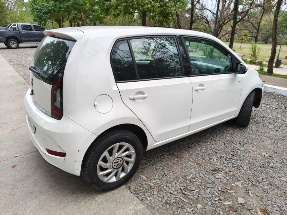 Volkswagen UP 1.0 HIGH — foto 8