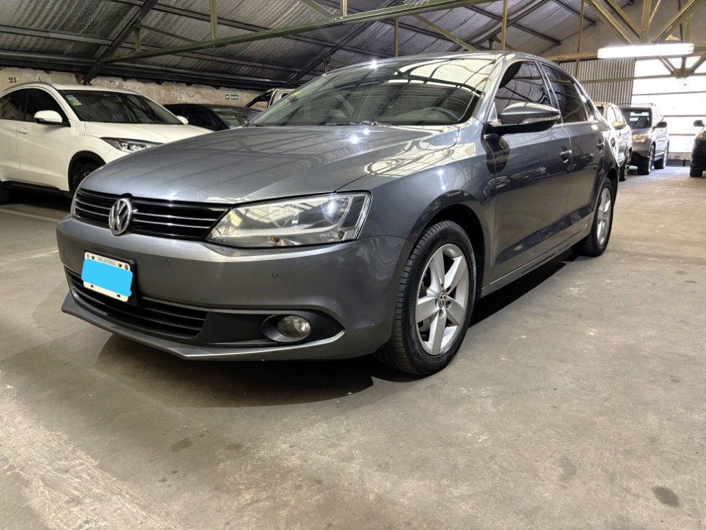 Volkswagen Vento 2.5 Luxury AT