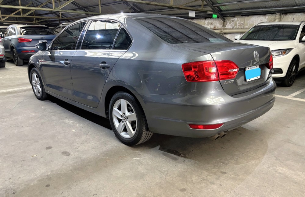 Volkswagen Vento 2.5 Luxury AT — foto 2