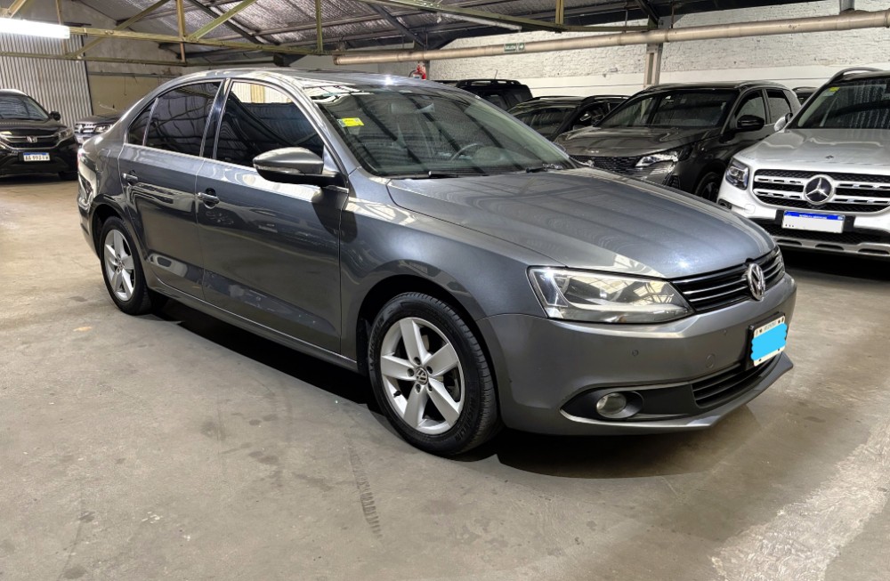 Volkswagen Vento 2.5 Luxury AT — foto 4