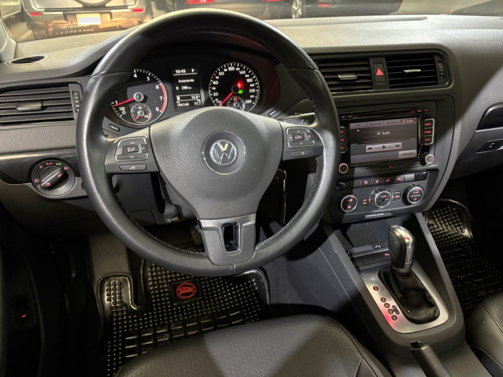 Volkswagen Vento 2.5 Luxury AT — foto 10