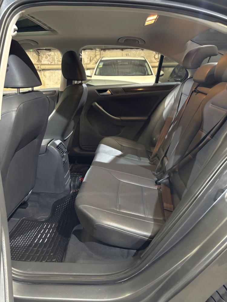 Volkswagen Vento 2.5 Luxury AT — foto 13
