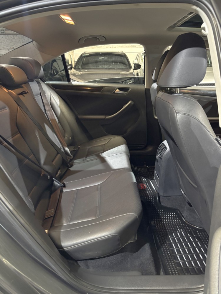 Volkswagen Vento 2.5 Luxury AT — foto 15