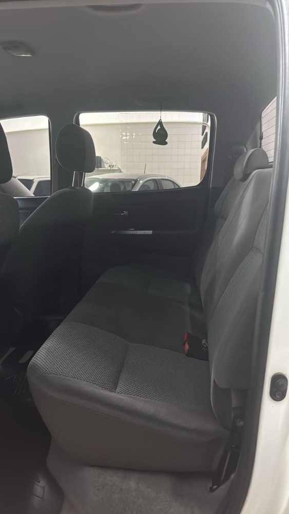 Toyota Hilux SRV — foto 5