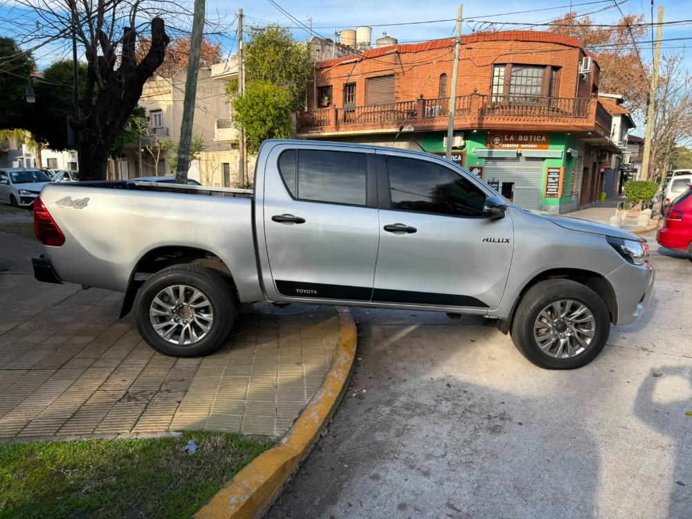 Toyota Hilux 4X4 DC DX 2.4L TDI 6 MT — foto 7