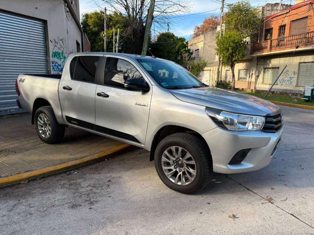 Toyota Hilux 4X4 DC DX 2.4L TDI 6 MT — foto 8