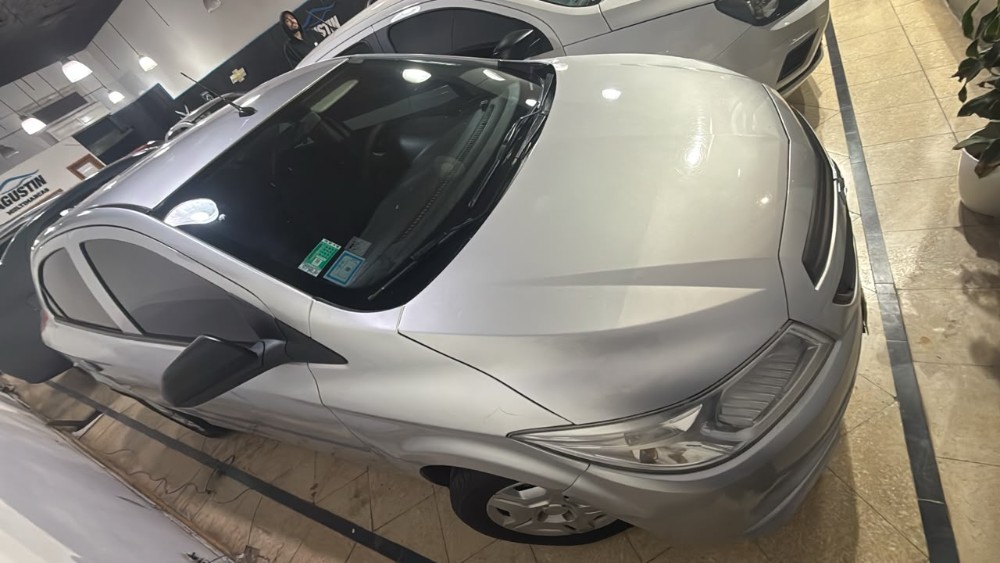 Chevrolet Onix Joy + — foto 5