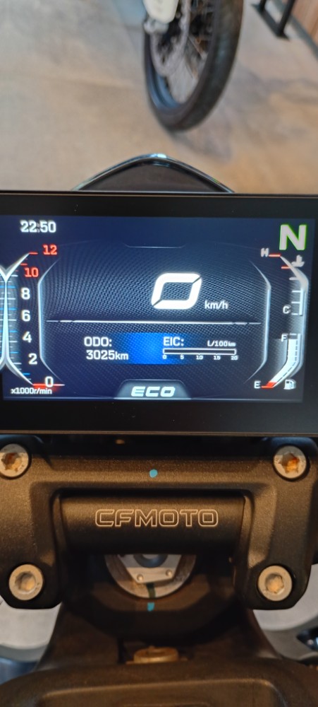 CF Moto 300NK Standard — foto 3