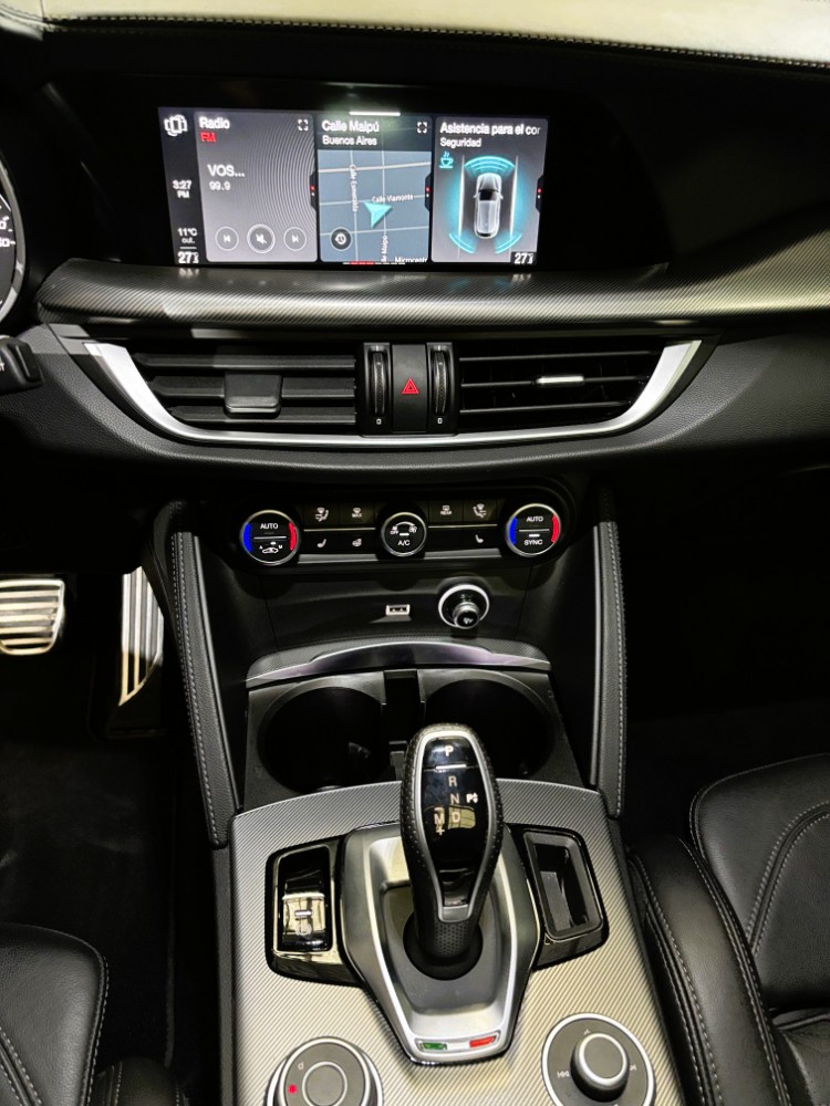 Alfa Romeo Stelvio 2.0T 280HP AWD AT SUPER Quadrifoglio — foto 3