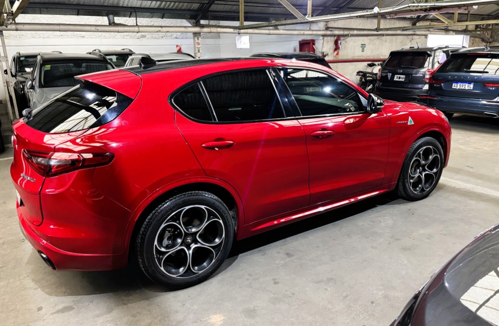 Alfa Romeo Stelvio 2.0T 280HP AWD AT SUPER Quadrifoglio — foto 14
