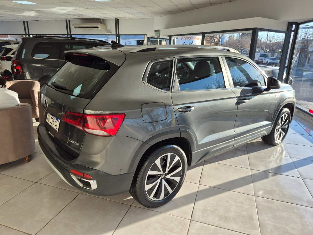 Volkswagen Taos Highline 250 TSI AT — foto 2
