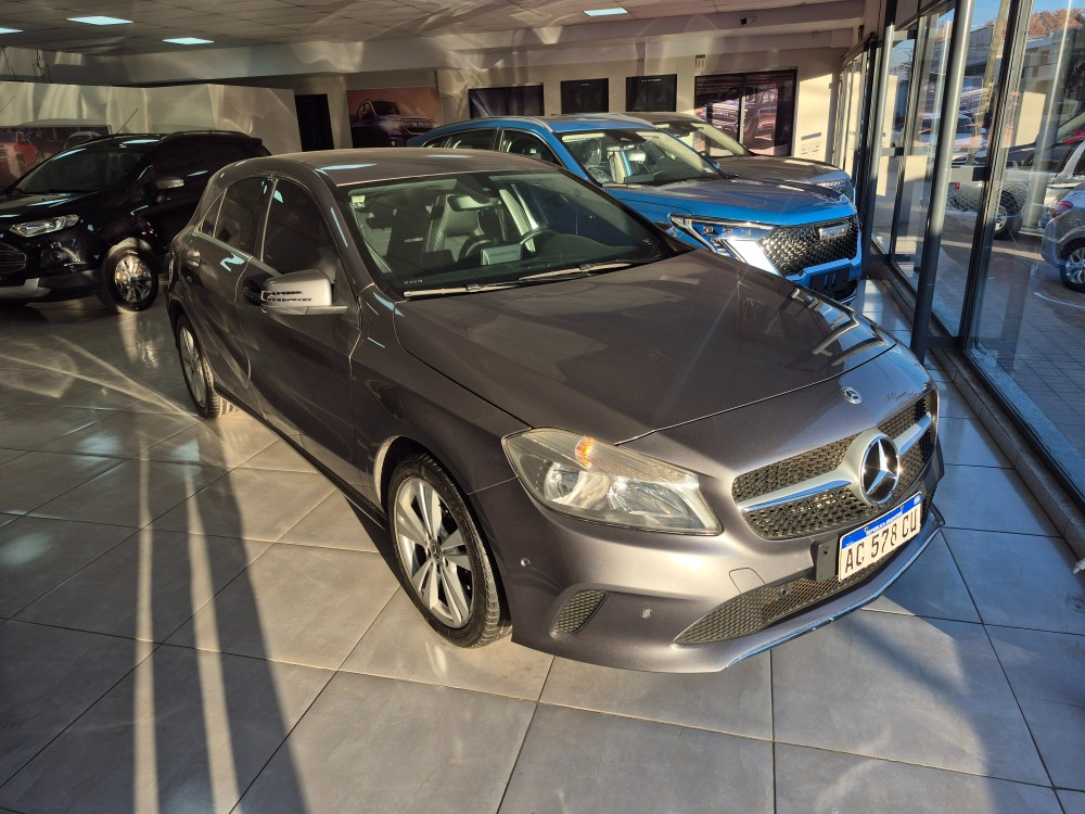 Mercedes-Benz Clase A A200