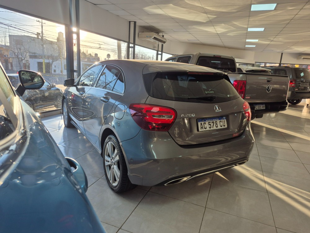 Mercedes-Benz Clase A A200 — foto 2