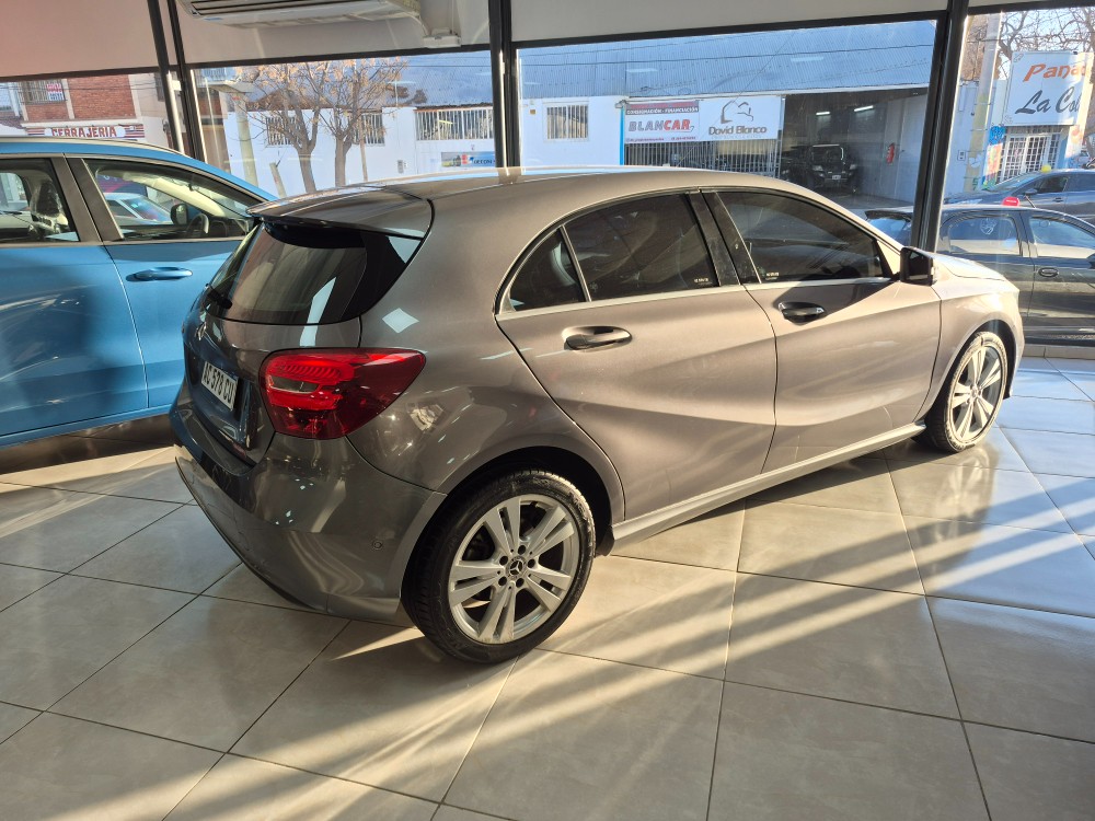Mercedes-Benz Clase A A200 — foto 4