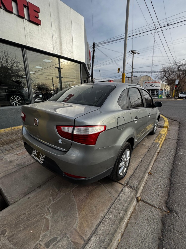 Fiat Grand Siena Attractive 1.4 8v — foto 4