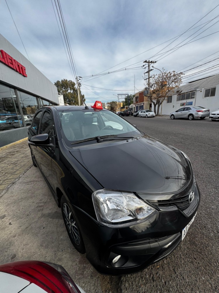 Toyota Etios XLS L/18 — foto 3