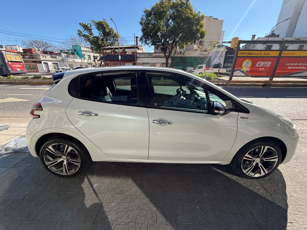 Peugeot 208 Gt 1.6 thp — foto 2