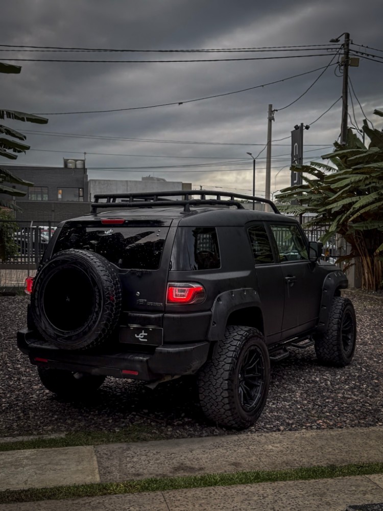 Toyota FJ Cruiser TRD Pro — foto 4