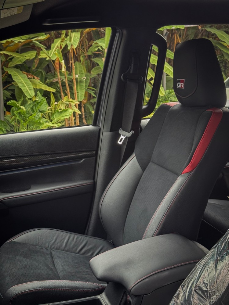 Toyota HILUX GR — foto 6