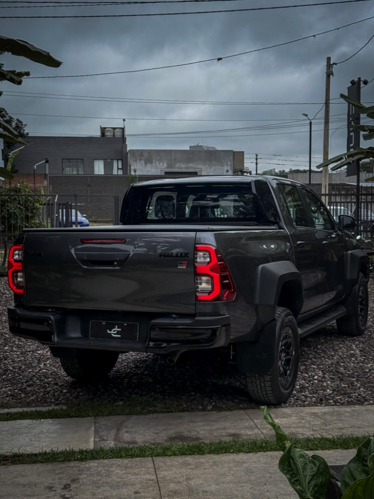Toyota HILUX GR — foto 7