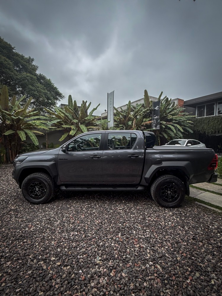 Toyota HILUX GR — foto 10