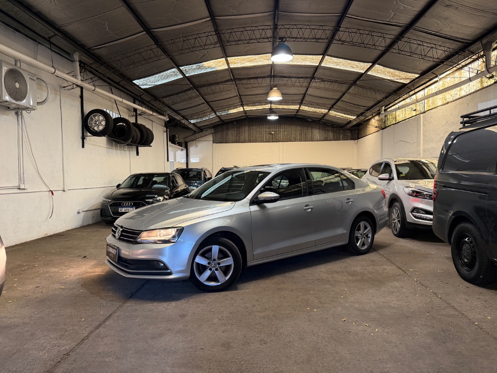 Volkswagen Vento Advance Plus 2.5 Tiptronic 170cv — foto 2