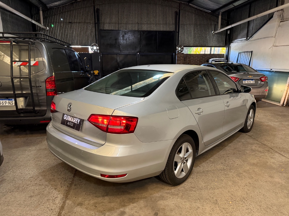 Volkswagen Vento Advance Plus 2.5 Tiptronic 170cv — foto 3