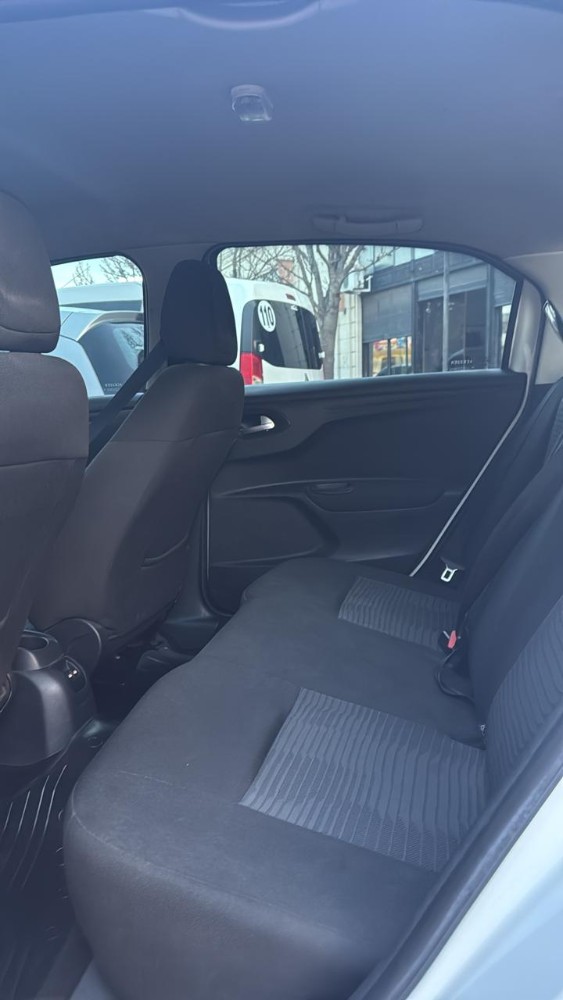 Peugeot 301 Allure — foto 6