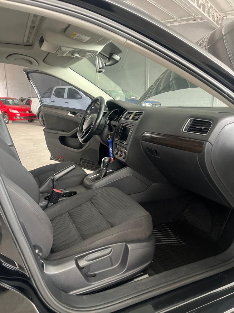Volkswagen VENTO 2.5 — foto 2