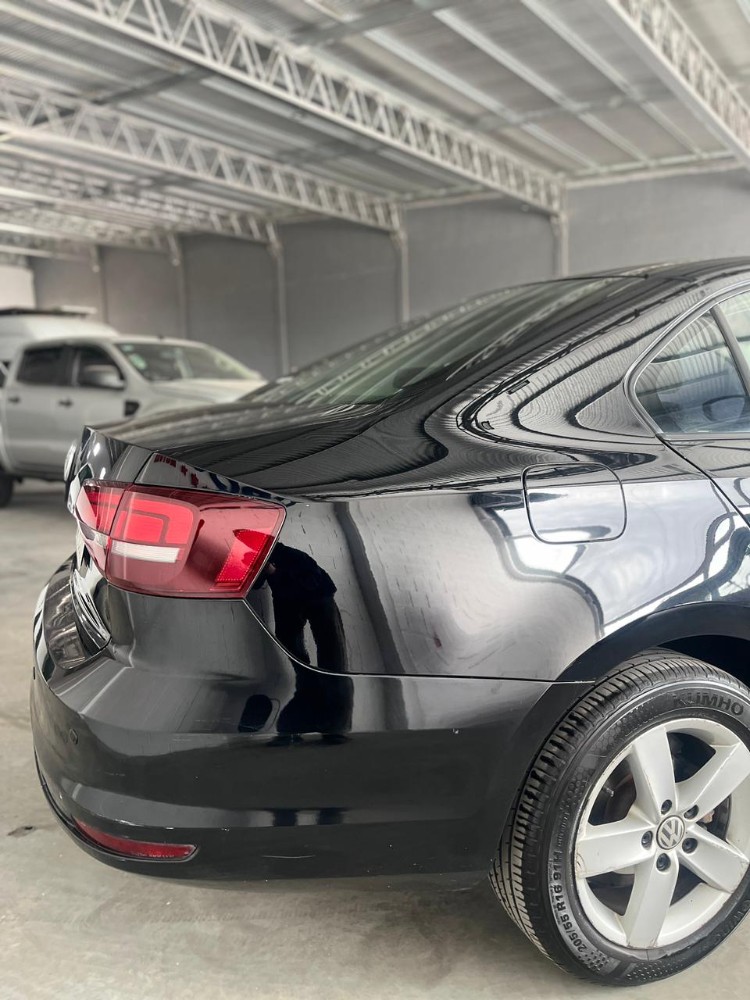 Volkswagen VENTO 2.5 — foto 6