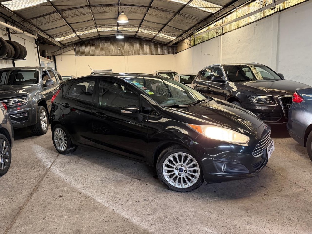 Ford Fiesta Kinetic 1.6 Se Plus Powershift 120cv — foto 3