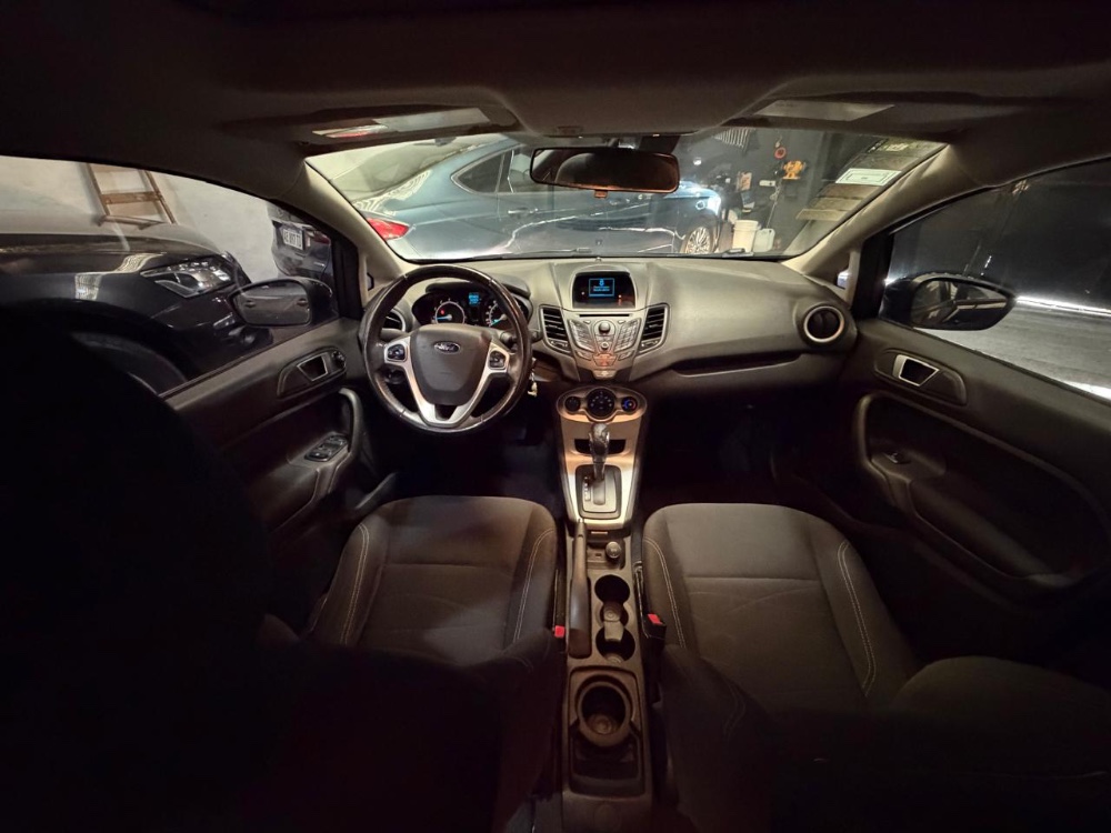 Ford Fiesta Kinetic 1.6 Se Plus Powershift 120cv — foto 11