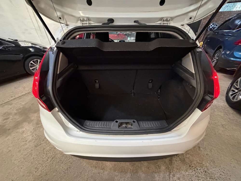 Ford Fiesta 1.6 SE Powershift 120cv — foto 2