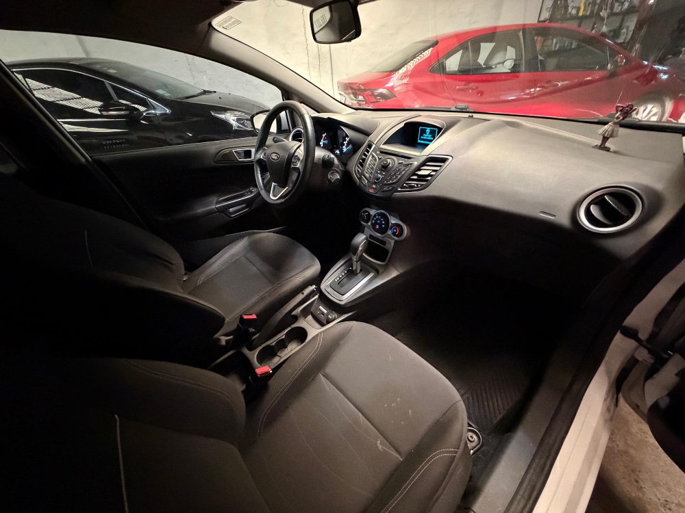 Ford Fiesta 1.6 SE Powershift 120cv — foto 3